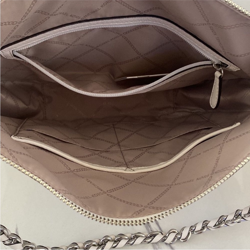 Michael Kors White Crescent Shoulder Bag with Chain Detail - Picture 4 of 8